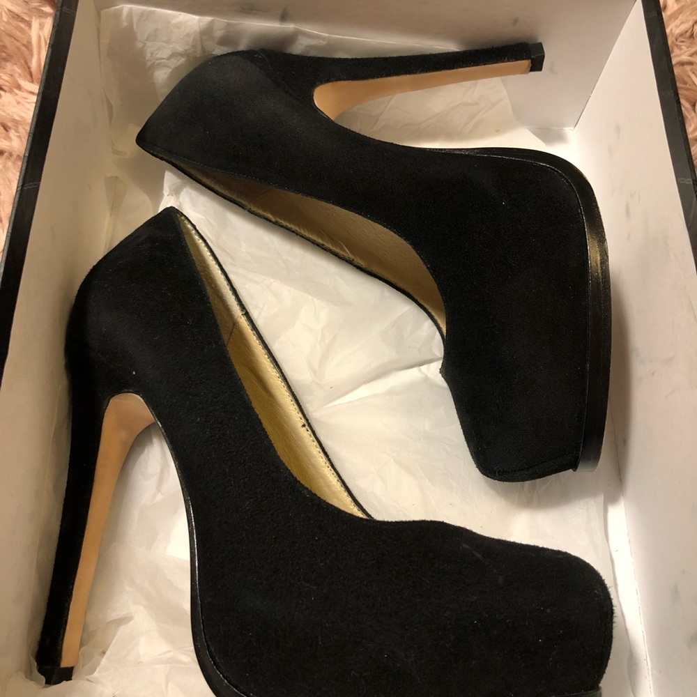 Black suede Chinese laundry platform heels size 5.5